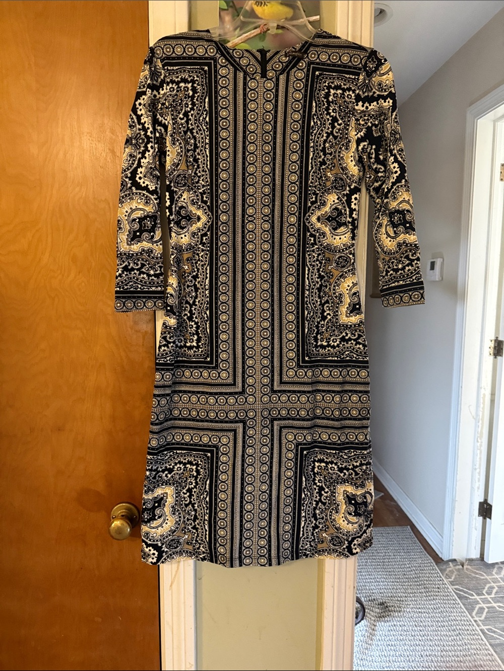 J. McLaughlin Black and Gold Paisley-Geo Long-Sleeve Shift Dress